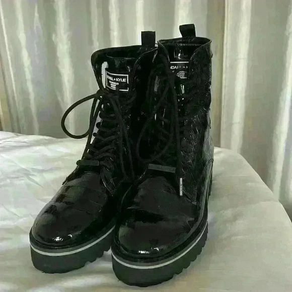 BRAND NEW Kendall + Kylie black boots  ✨✨ - Picture 5 of 14